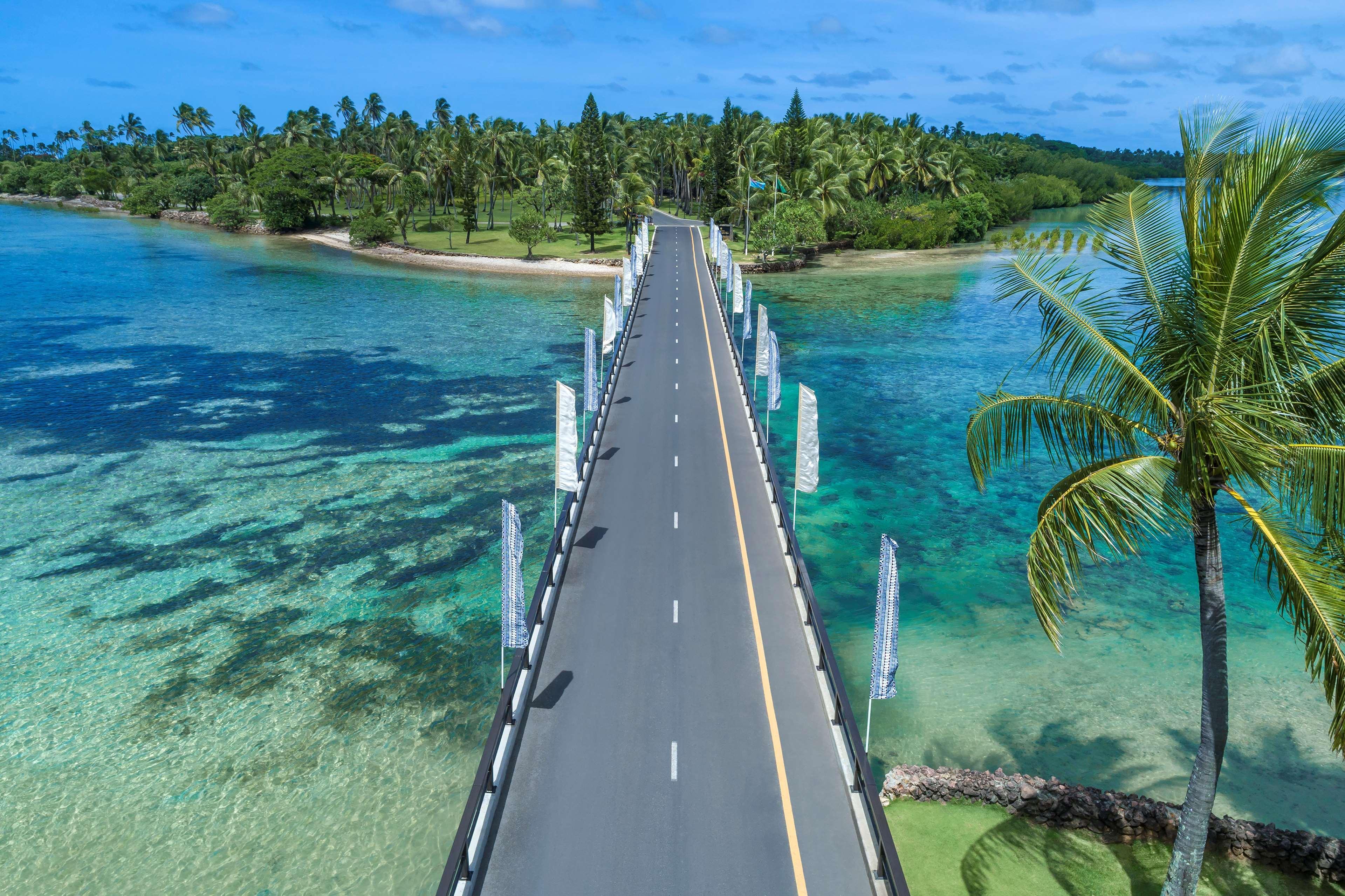 Shangri-La Yanuca Island, Fiji Voua Exterior photo The causeway between the islands of Funafuti and Nui