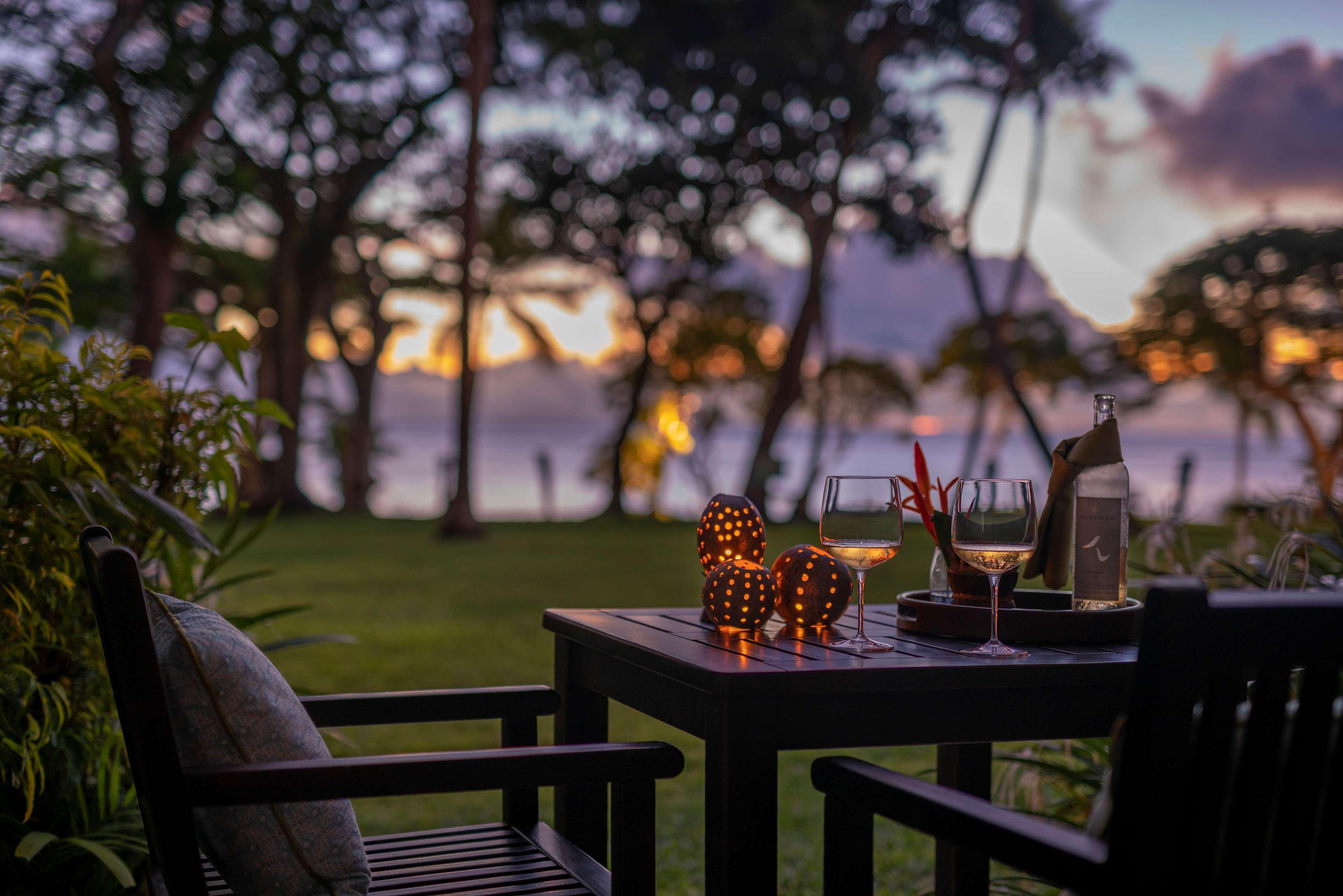 Shangri-La Yanuca Island, Fiji Voua Exterior photo Sunset at the resort